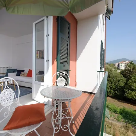 公寓 220b - Casa Giulia, 3 Da Letto, 10 Minuti Dal Mare A Piedi 东塞斯特里