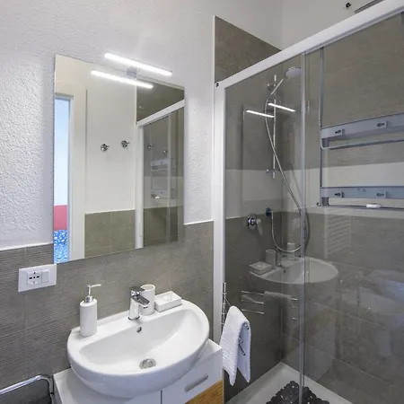 公寓 220b - Casa Giulia, 3 Da Letto, 10 Minuti Dal Mare A Piedi *