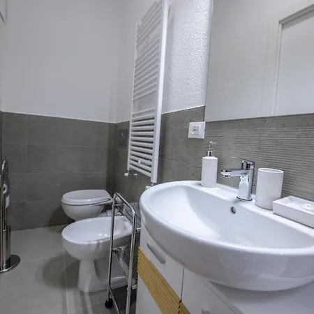 220b - Casa Giulia, 3 Da Letto, 10 Minuti Dal Mare A Piedi Apartment *